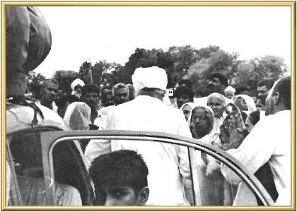 Kirpal Singh with disciples