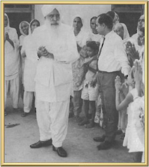 Kirpal Singh with disciples