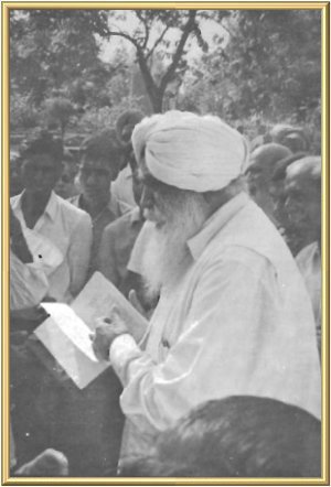 Kirpal Singh with disciples