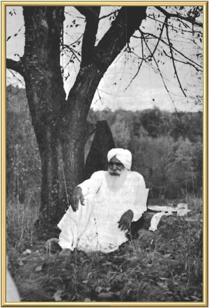 The Master relaxes at the rock now called ‘Master’s Rock.’ Tai Ji later told us that Guru Nanak had appeared and talked with Master before the Satsangis came up.