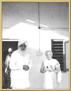 The Master with Madame Pandit, former President of the United Nations General Assembly.