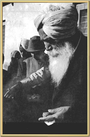 Kirpal Singh giving Parshad