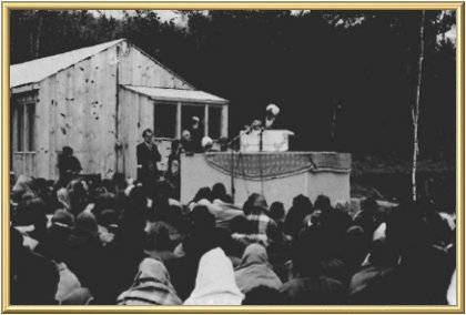Kirpal Singh holding Satsang.